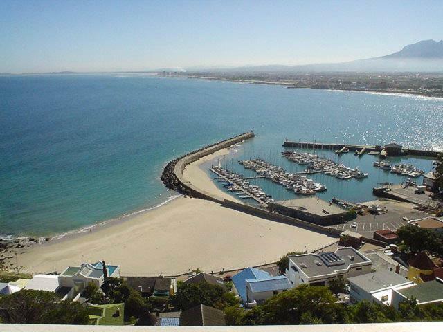 Gordon'S Shore Luxury Apartments - Solar Powered Gordons Bay Exterior photo